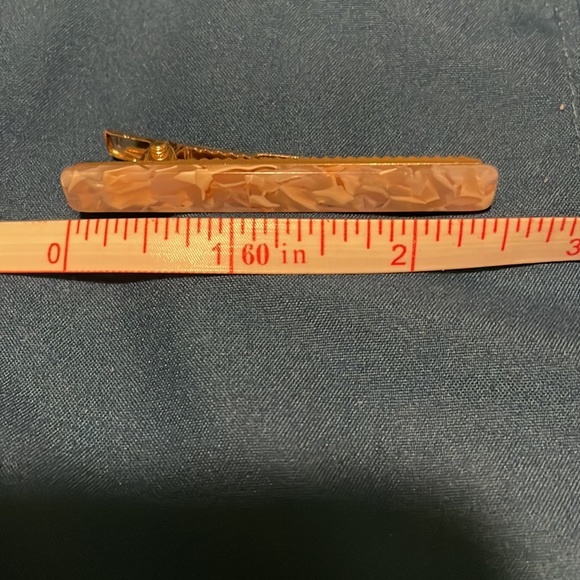 🌻3 for $25 🌻Alligator Hair Clips, marble colored. Set of 3. - Picture 3 of 3